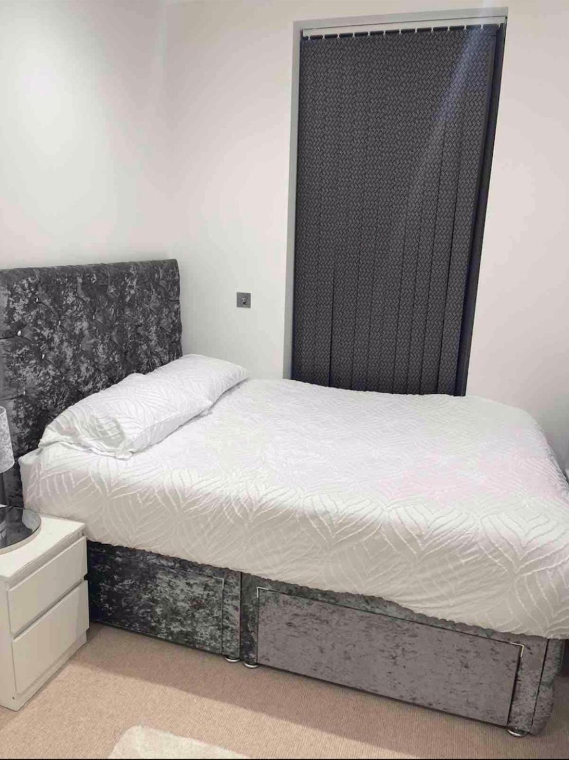 Luxury Top Floor Penthouse Apartment Near Heathrow Londra Dış mekan fotoğraf